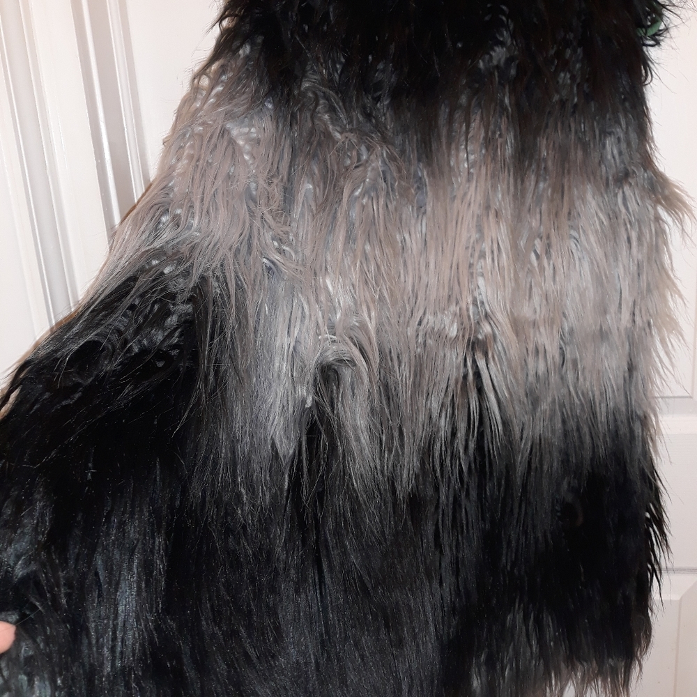 Vest - Picture 8 of 8